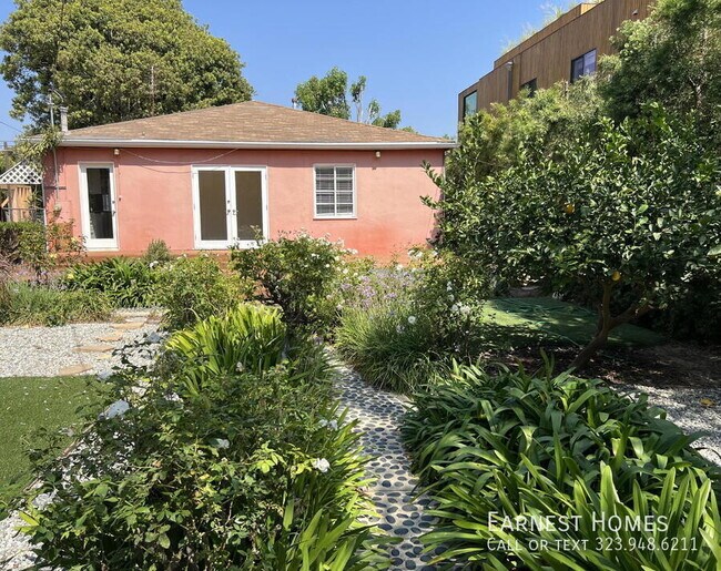 Building Photo - 3124 Highland Ave