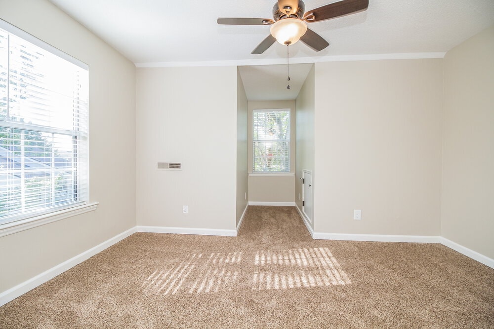 Building Photo - 2814 Meadowhill Dr