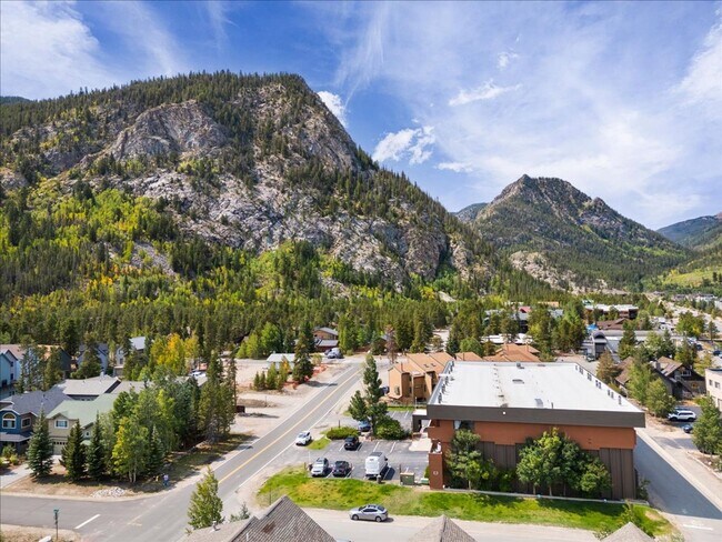 Building Photo - Cedar Lodge 218