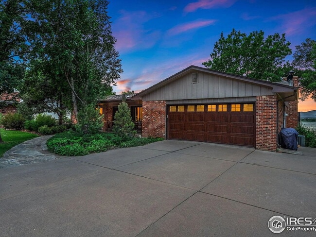 Primary Photo - "Spacious 4-Bedroom Waterfront Haven with ...