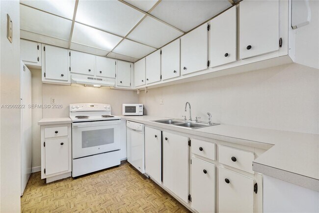 Building Photo - 14250 SW 62nd St