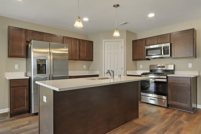 Building Photo - 336 Cattail Ct