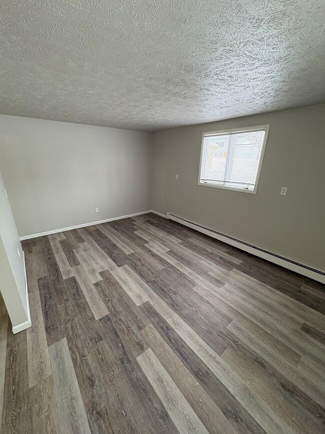 Building Photo - 2 Bedroom Duplex