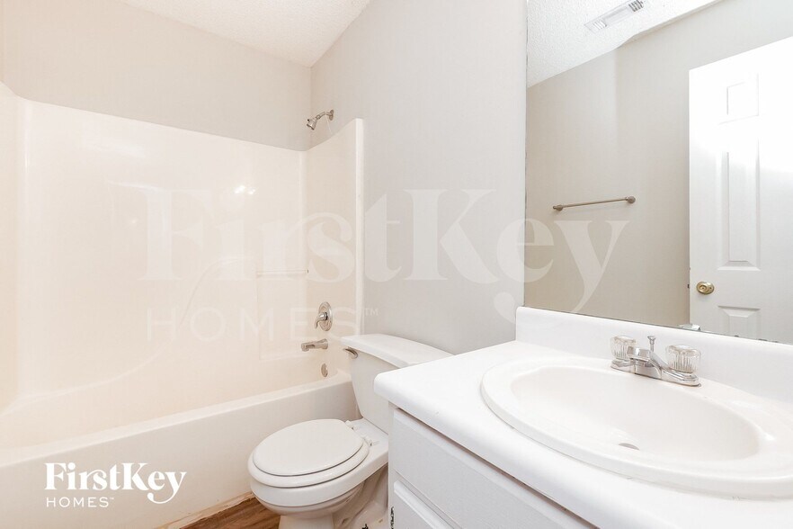 Building Photo - 1296 N Hampton Dr