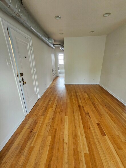 Building Photo - 1243 W Henderson St