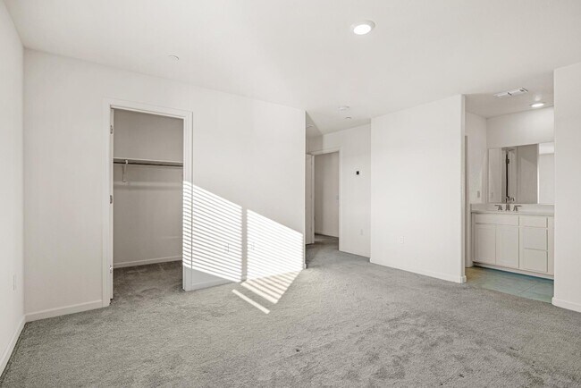 Building Photo - 2032 Gatlin Ct