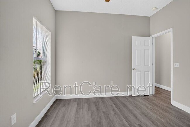 Building Photo - 121 Aurelia Ct