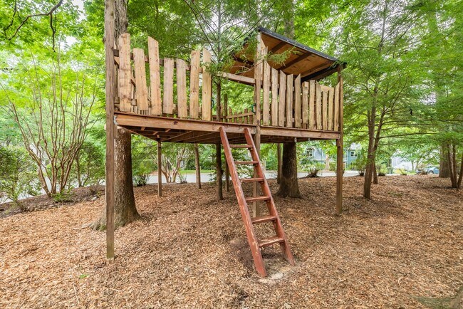 Building Photo - Price improvement - Gorgeous Home in Ironwoods Neighborhood Chapel Hill!!