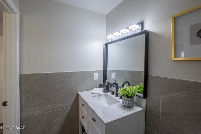 Building Photo - 118 Pinion Cir