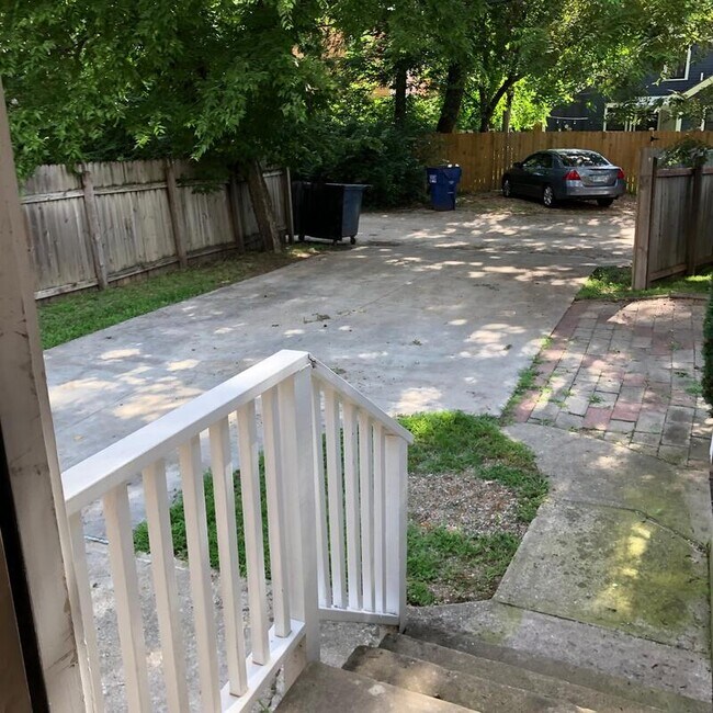 Building Photo - 1336 Massachusetts St