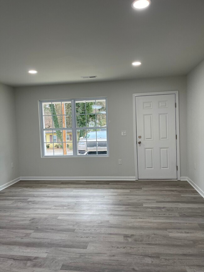 Building Photo - 1503 Larkin St