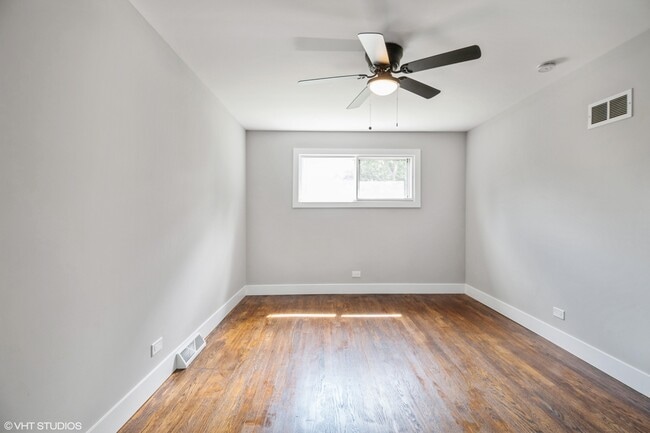 Building Photo - 15463 Diekman Ct