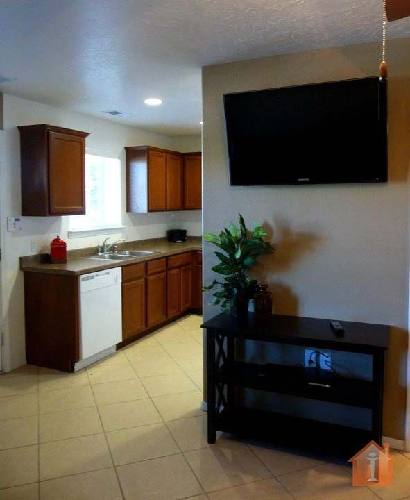 Building Photo - Pinon Bluffs Executive Suite Fully Furnished