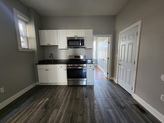 Building Photo - 43 William St