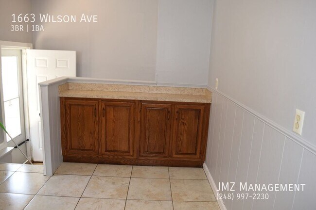Building Photo - 1663 Wilson Ave