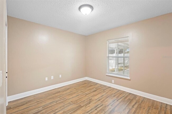 Building Photo - 707 Brightview Dr