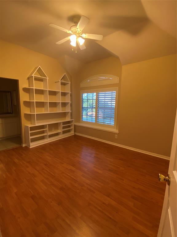 Building Photo - 2114 Winding Hollow Dr