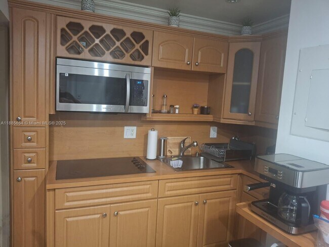 Building Photo - 17565 NW 67th Pl