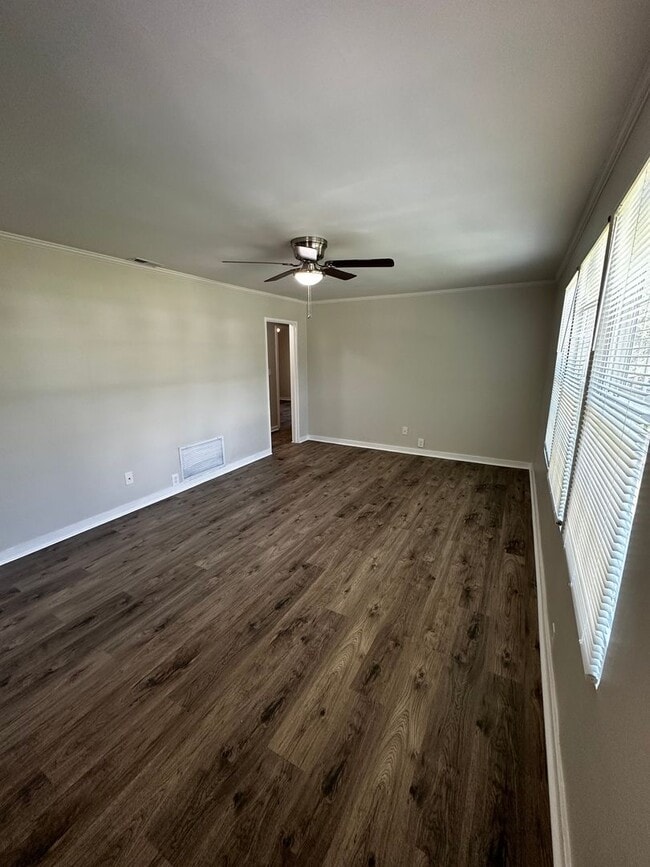 Building Photo - 3BD/1B home near VSU