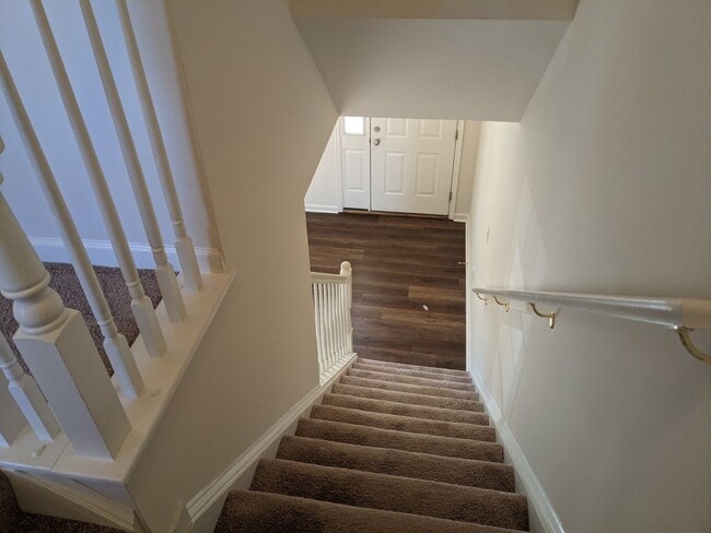 Building Photo - 3 Bedroom Townhouse For Rent in Charming Waynesboro, PA