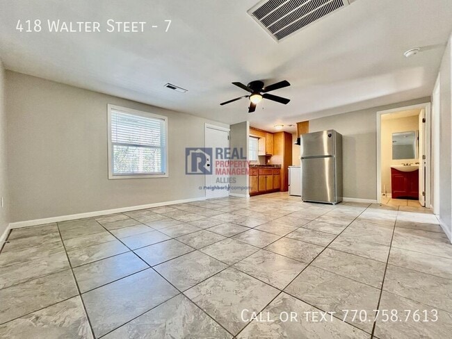 Building Photo - 418 Walter St