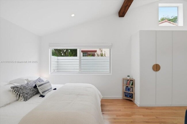 Building Photo - 753 NE 82nd Terrace