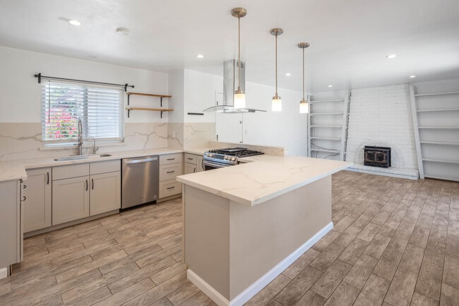 Building Photo - 2225 Mt Whitney Dr