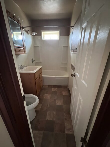 Building Photo - 1410 7th St