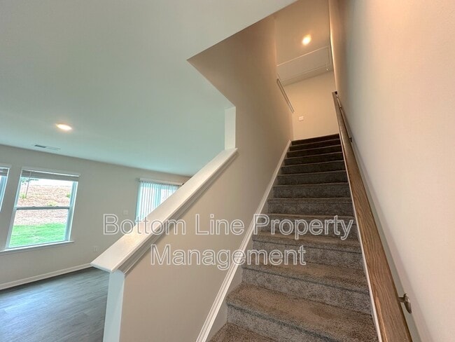 Building Photo - 2129 Allium Dr