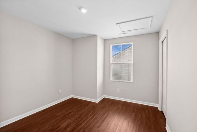 Building Photo - ?Beautifully F?resh Painted Carpetless 4-B...