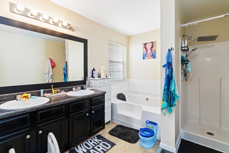 Building Photo - 4273 Holliday Rd