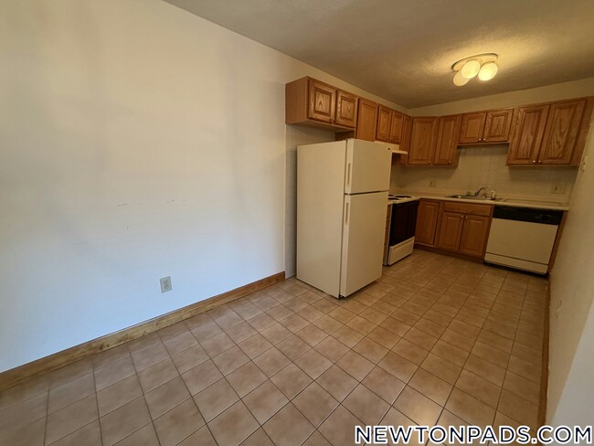 Building Photo - 282 Grove St