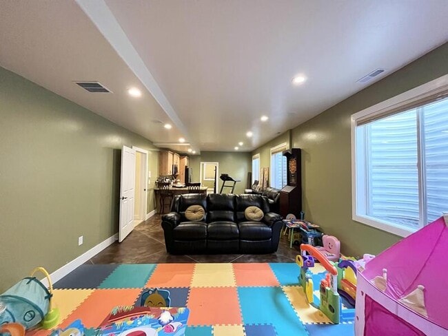 Building Photo - 2035 Quartzridge Dr