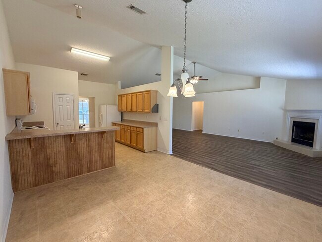 Building Photo - 15171 Haversham Pl