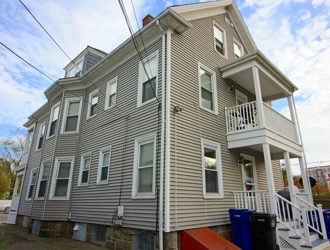 Building Photo - 420 Essex St