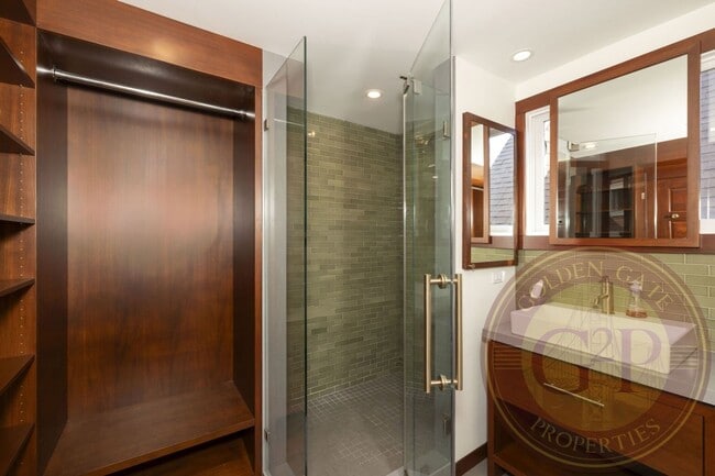 Building Photo - Potrero Hill - 3 BR, 2.5 BA House 1,388 Sq. Ft. - 3D Virtual Tour, Large Private Yard