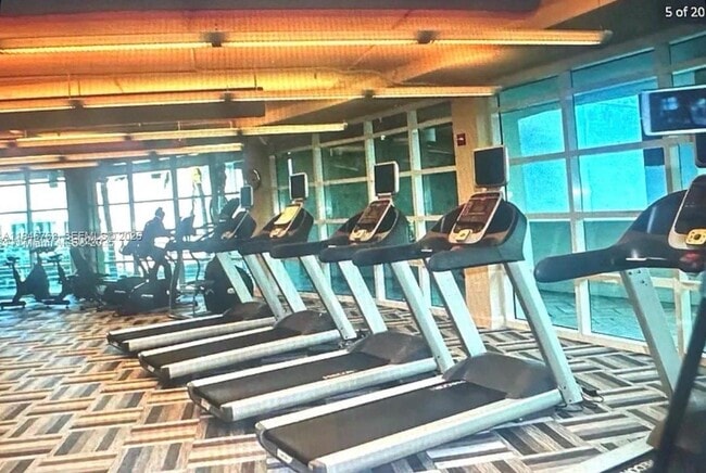 Building Photo - 253 NE 2nd St