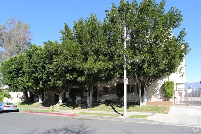 Building Photo - Lemarsh Chatsworth Apartments