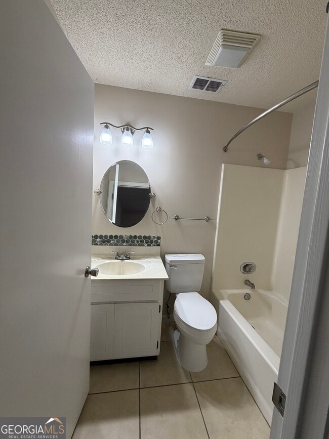 Building Photo - 107 Pineneedle Ct