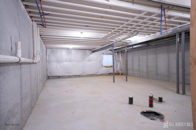 Building Photo - 85 Mustang Dr