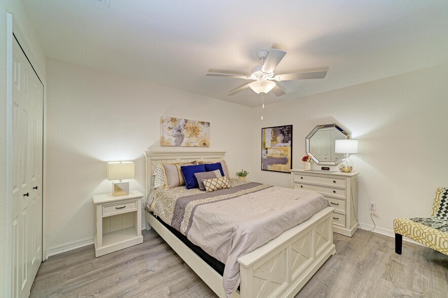 Building Photo - 5557 Palmer Cir