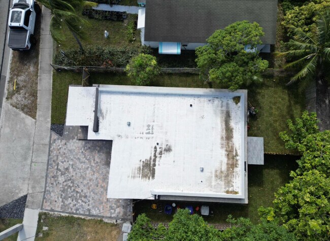 Building Photo - 707 NW 3rd Ave