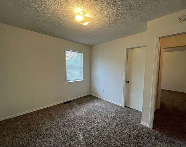 Building Photo - Peaceful 3 bedroom house in Broken Arrow!