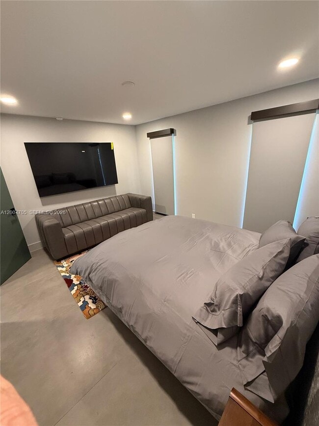 Building Photo - 1304 Stratford St