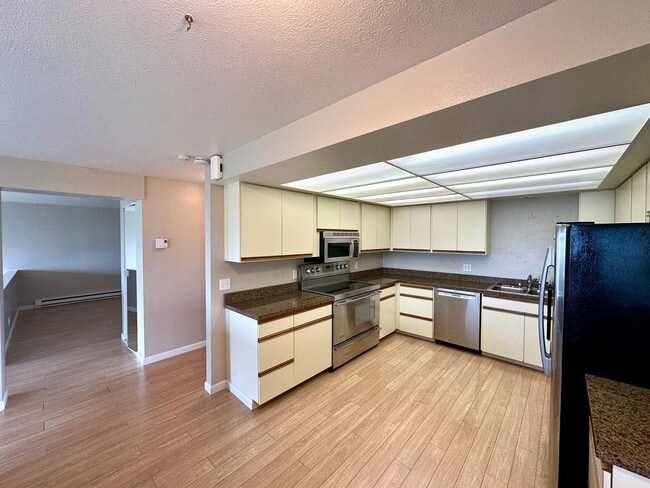 Building Photo - 600 S State St