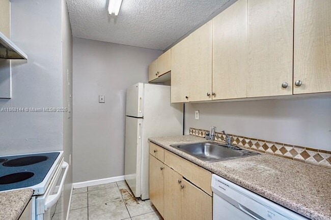 Building Photo - 1139 Lake Terry Dr