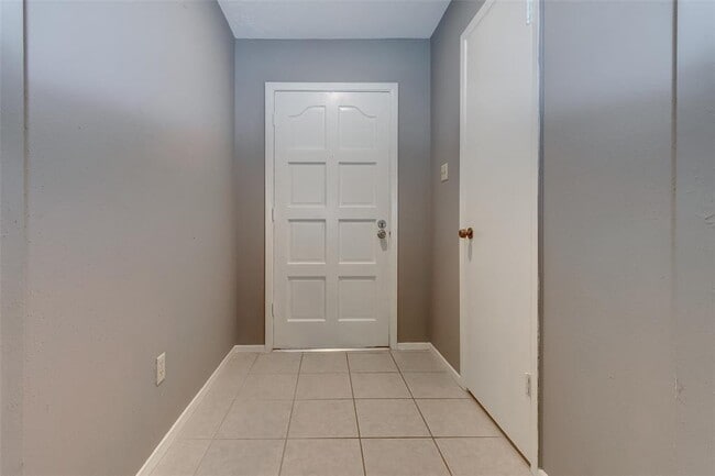 Building Photo - 7659 Winkle Wood Ln