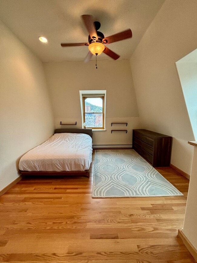 Building Photo - 1 Bed 1 Bath Condo in the heart of Down Town!