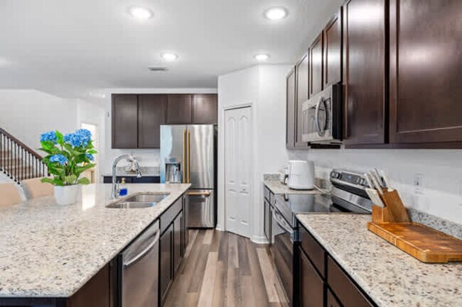 Building Photo - 14282 Coronado Dr