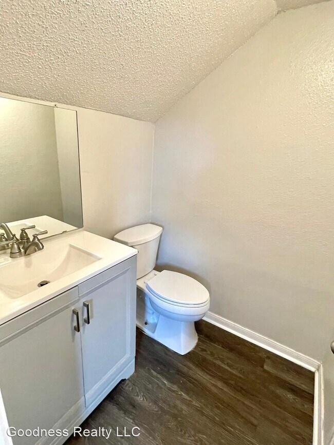 Building Photo - 2 br, 2.5 bath House - 8811 Schick Road C